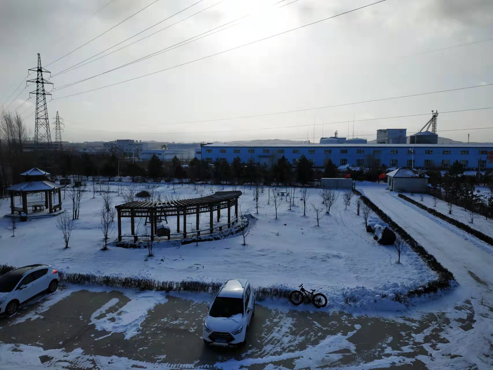 深圳古特吉林工廠，位于吉林敦化，生產(chǎn)線目前主打產(chǎn)品為谷胱甘肽和β-煙酰胺單核苷酸。